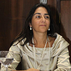 Íris-Vânia-Santos-Rosa